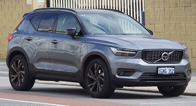 Comment payer une location d'une auto familiale Volvo XC40 pour un mois à Buchelay